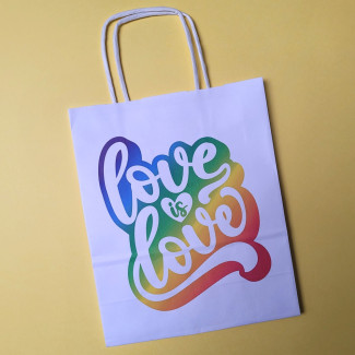 Torba papierowa z nadrukiem LOVE is LOVE